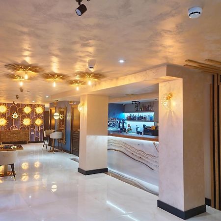 Hotel Suites Moma Centro วิลยานูเอวา เด ลา เซเรนา ภายนอก รูปภาพ