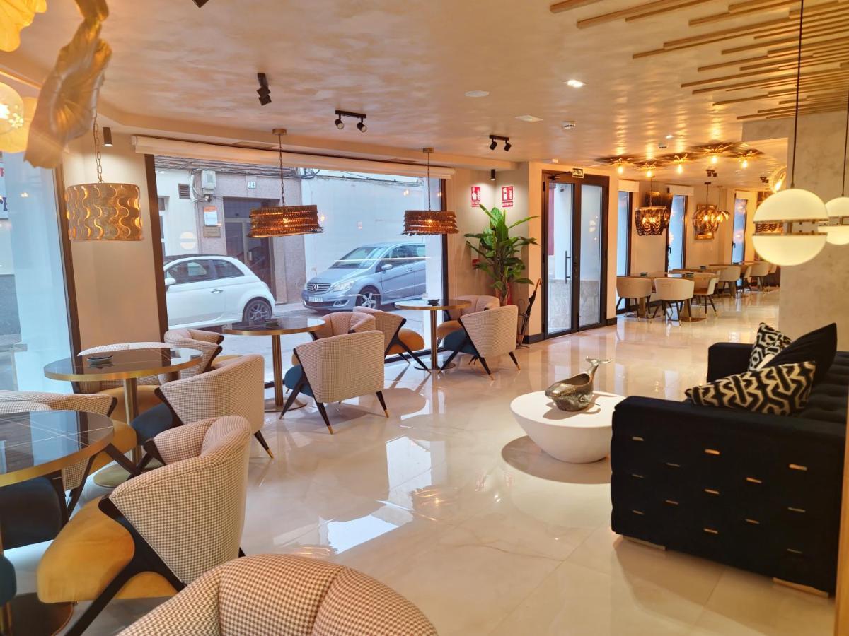 Hotel Suites Moma Centro วิลยานูเอวา เด ลา เซเรนา ภายนอก รูปภาพ