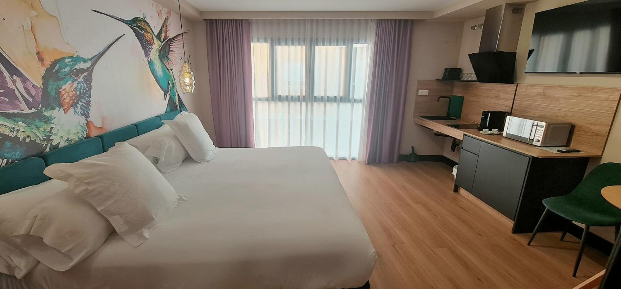 Hotel Suites Moma Centro วิลยานูเอวา เด ลา เซเรนา ภายนอก รูปภาพ